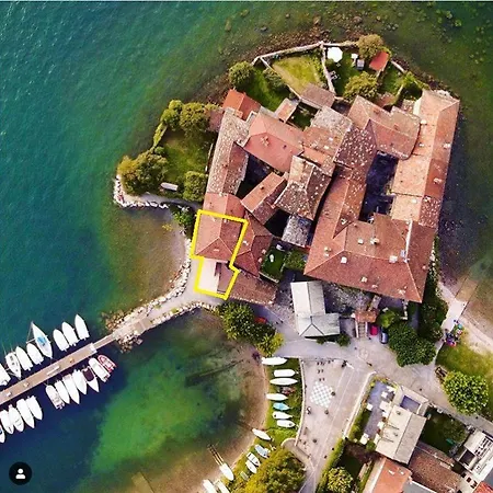 Castle 公寓 *